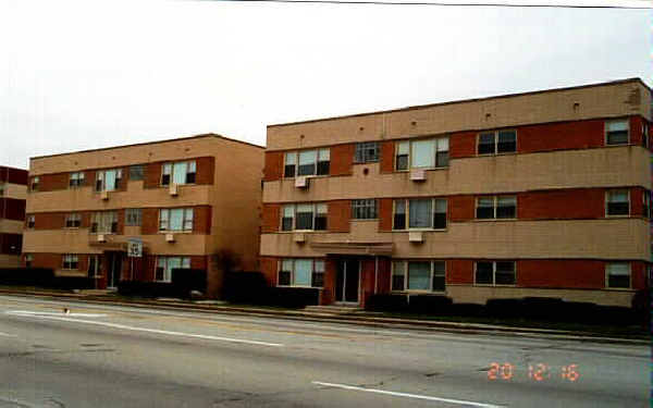 10100-10110 S Pulaski Rd in Oak Lawn, IL - Building Photo