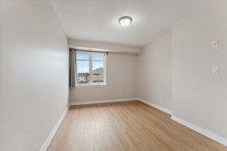 1040 Beryl Private in Ottawa, ON - Building Photo - Building Photo