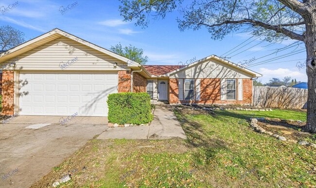 7400 Butternut Ct in Fort Worth, TX - Building Photo - Building Photo