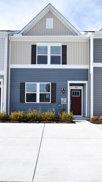 864 Mersey Ln in Salisbury, MD - Building Photo