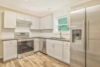 4004 Melvin Dr SW in Atlanta, GA - Foto de edificio - Building Photo