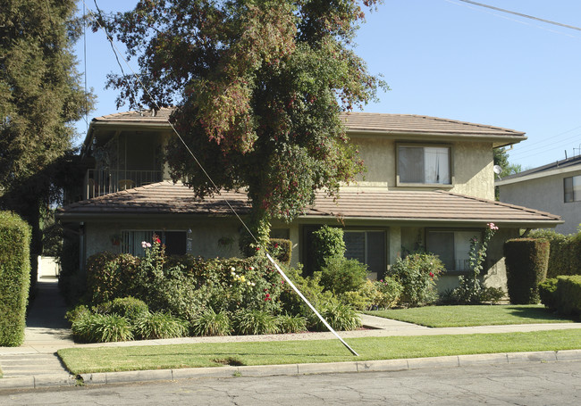 109 W Live Oak St in San Gabriel, CA - Foto de edificio - Building Photo