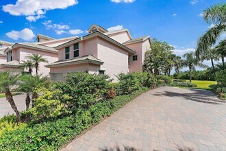 2905 Fairway Dr N in Jupiter, FL - Foto de edificio - Building Photo