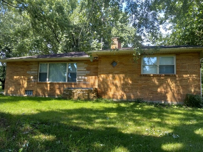 property at 1115 Zoschke Rd