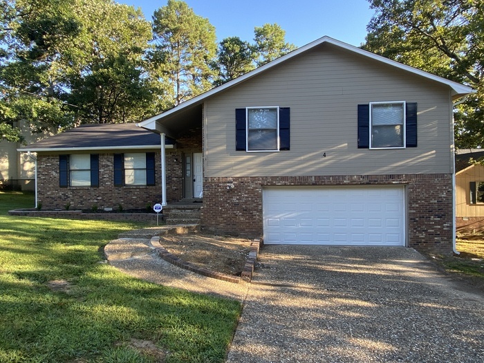 4 Forest Maple Ct in Little Rock, AR - Foto de edificio