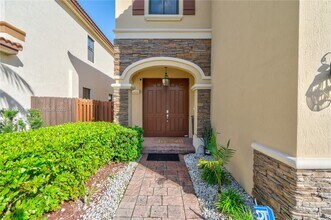 8825 NW 100th Pl in Medley, FL - Building Photo - Building Photo