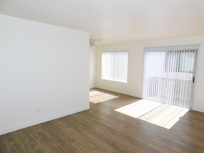 14826 Magnolia Blvd in Los Angeles, CA - Building Photo - Building Photo