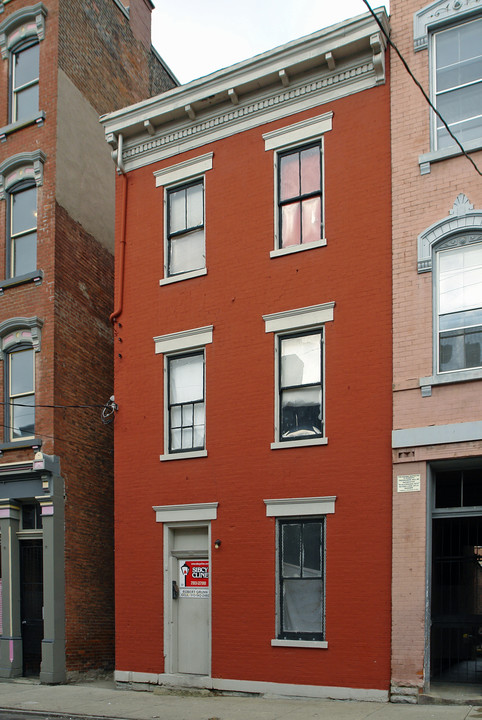 524 E Twelfth St in Cincinnati, OH - Foto de edificio