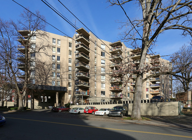 Westview Apartments in Waterbury, CT - Building Photo - Building Photo