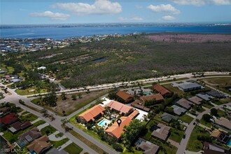 5510 SW 4th Pl in Cape Coral, FL - Building Photo - Building Photo