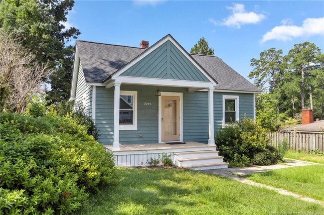 property at 2219 Westdale Dr