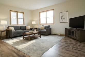 8418 W Oak Ave, Unit 3 in Niles, IL - Building Photo - Building Photo