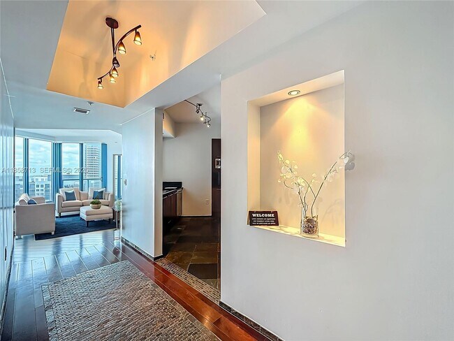 333 Las Olas Way in Fort Lauderdale, FL - Building Photo - Building Photo