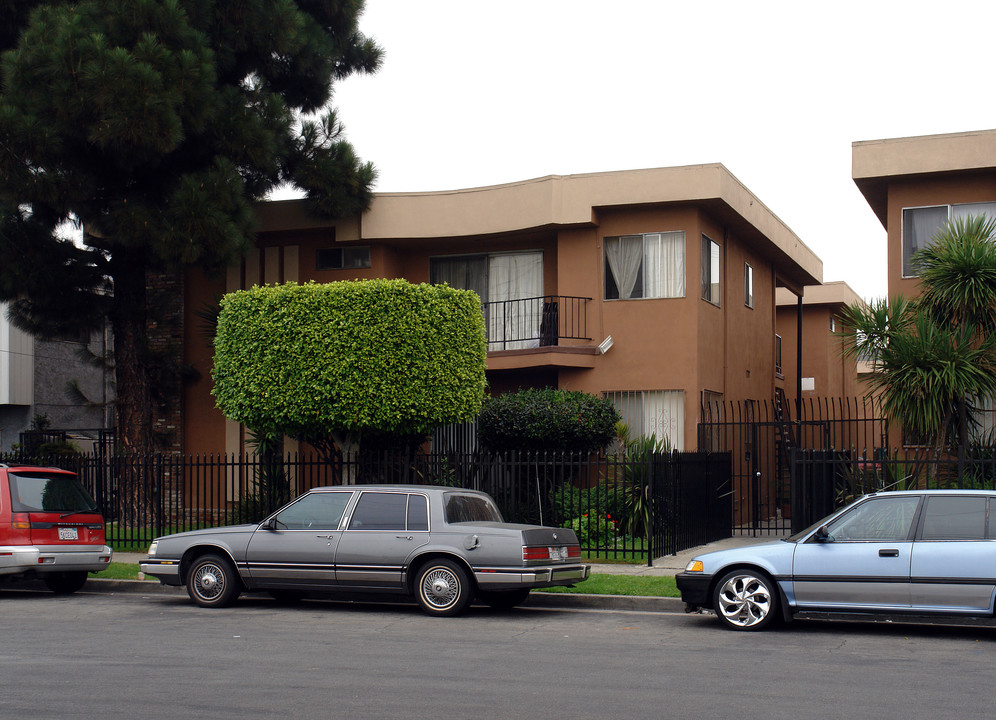 818 Fir Ave in Inglewood, CA - Building Photo