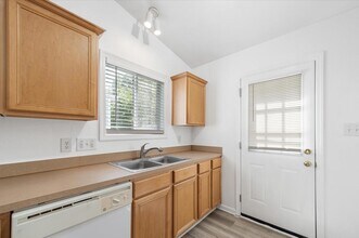 10441 Hugue Way in Charlotte, NC - Building Photo - Building Photo