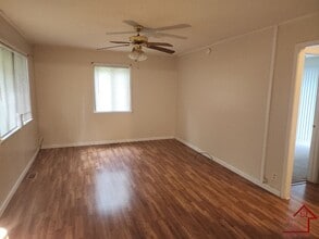 163 Lakeshire Dr in Crossville, TN - Building Photo - Building Photo