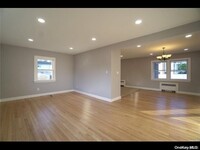 660 Great Neck Rd in Copiague, NY - Building Photo - Building Photo