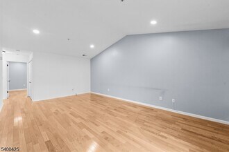 176 Potomac Dr in Bernards, NJ - Building Photo - Building Photo