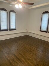 6885 N Overhill Ave in Chicago, IL - Foto de edificio - Building Photo
