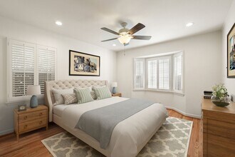 11861 Laurelwood Dr in Studio City, CA - Foto de edificio - Building Photo