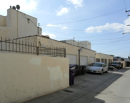 2253 Pacific Ave in Long Beach, CA - Building Photo