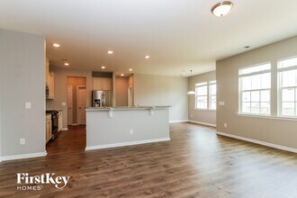 708 Redbud Ln in Summerville, SC - Building Photo - Building Photo