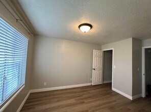 2095 S Main St in Bountiful, UT - Building Photo - Building Photo