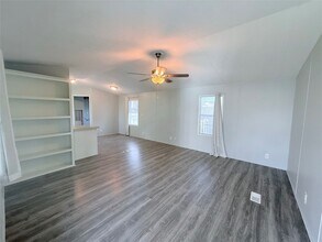 12738 Pecan Tree Ct in Willis, TX - Foto de edificio - Building Photo