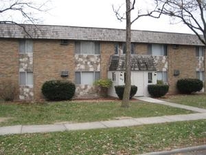 142 Flintridge Dr in Rockford, IL - Foto de edificio - Building Photo