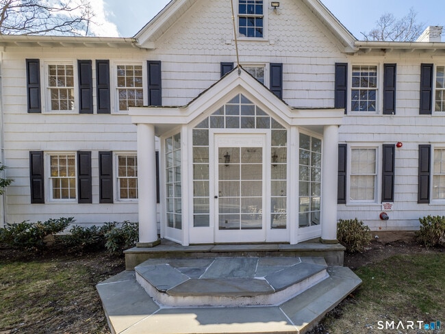 523 Danbury Rd in Wilton, CT - Building Photo - Building Photo