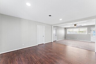 314 Empress Dr in Houston, TX - Building Photo - Building Photo