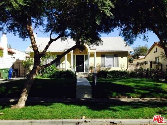 property at 612 Laurel Ave