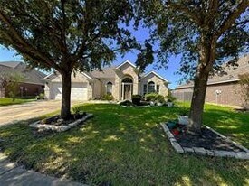 18330 Memorial Falls Dr in Tomball, TX - Building Photo