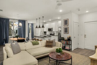 1613 Marshall Hollow Dr, Unit #302 in Nashville, TN - Building Photo - Building Photo