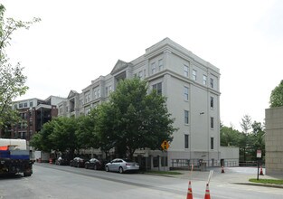 79 Railroad Pl in Saratoga Springs, NY - Building Photo - Building Photo