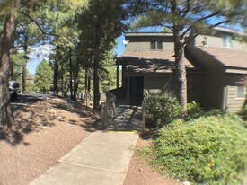 5707 N Villa Cir in Flagstaff, AZ - Building Photo