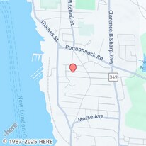 62 W Elderkin Ave in Groton, CT - Building Photo