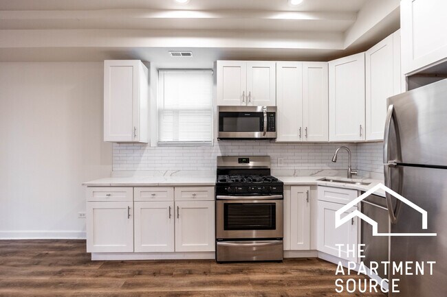 2112 N Campbell Ave in Chicago, IL - Building Photo - Building Photo