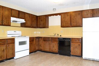 2025 Shirley Ln in Manhattan, KS - Building Photo - Building Photo