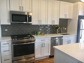 2852 N Seminary Ave-Unit -2852-3 in Chicago, IL - Building Photo - Building Photo