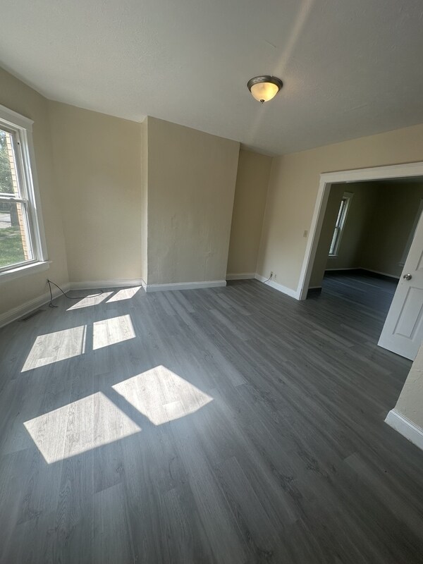 1211 E 86th St in Cleveland, OH - Foto de edificio - Building Photo