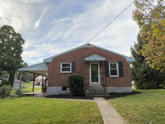 432 E Main St in Lititz, PA - Building Photo - Building Photo