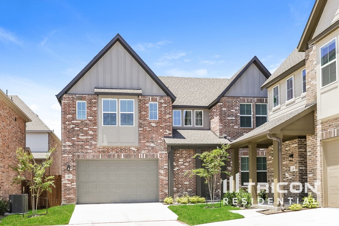 105 Hampton Ct in Saginaw, TX - Building Photo