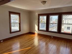 868 Broadway, Unit A in South Portland, ME - Building Photo - Building Photo