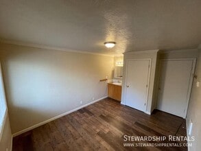 1827 Harris St in Eugene, OR - Building Photo - Building Photo