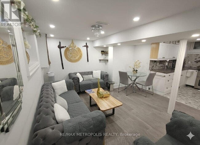 61 Mandrake St in Ajax, ON - Building Photo - Building Photo