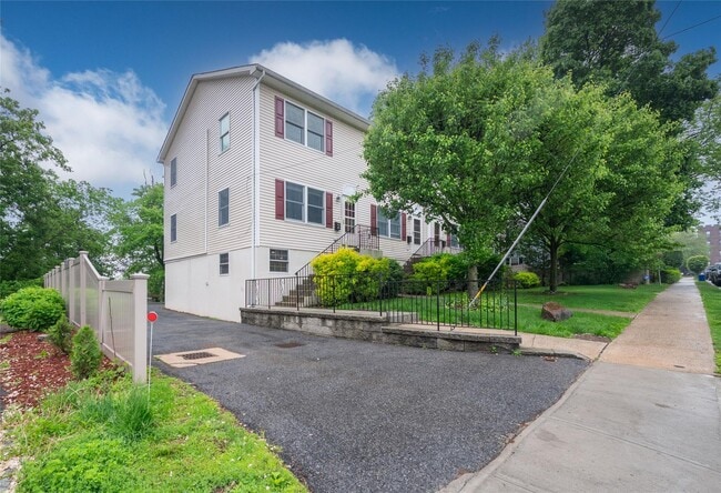 property at 60 Remington Pl