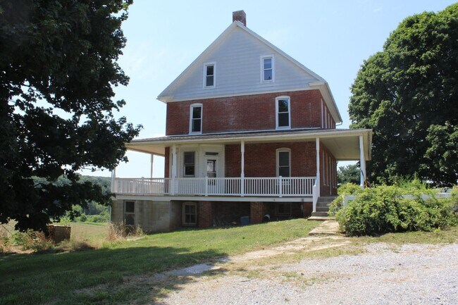 4676 Shaffers Church Rd in Glenville, PA - Building Photo - Building Photo