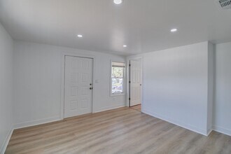 236 N Oleander Ave in Daytona Beach, FL - Building Photo - Building Photo