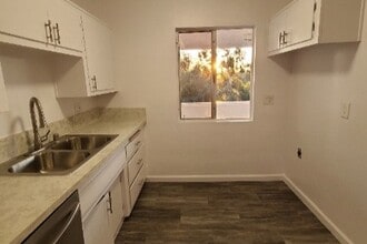 Tropical Gardens in South Pasadena, CA - Building Photo - Building Photo